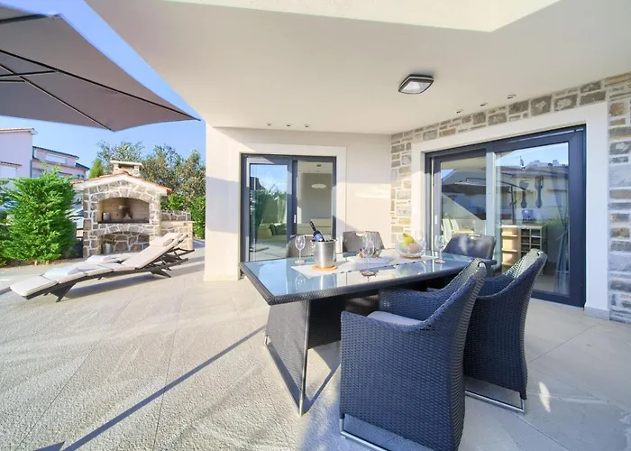 Ela - Town Krk Villa *