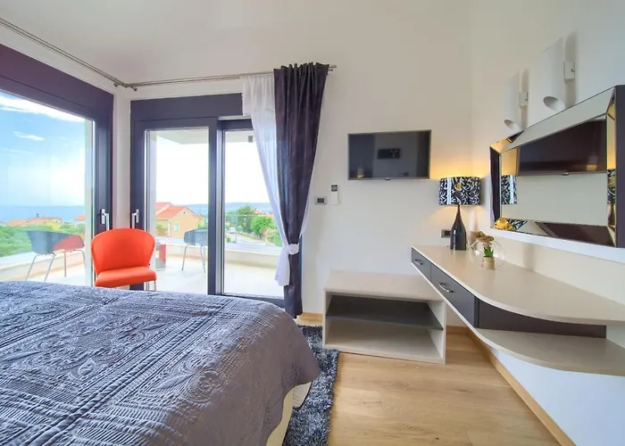 Ela - Town Krk Villa *